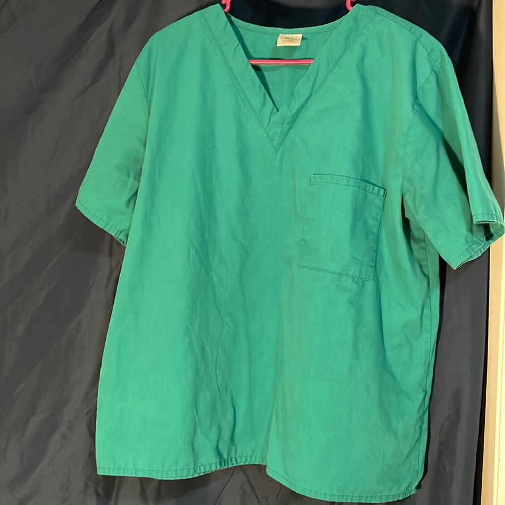 M scrub top